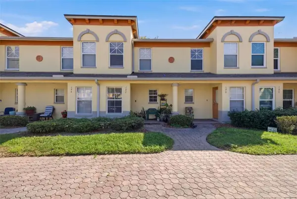 192 Coquina Bay Drive, ST PETERSBURG, FL 33705