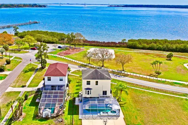 402 Shore Drive W, OLDSMAR, FL 34677