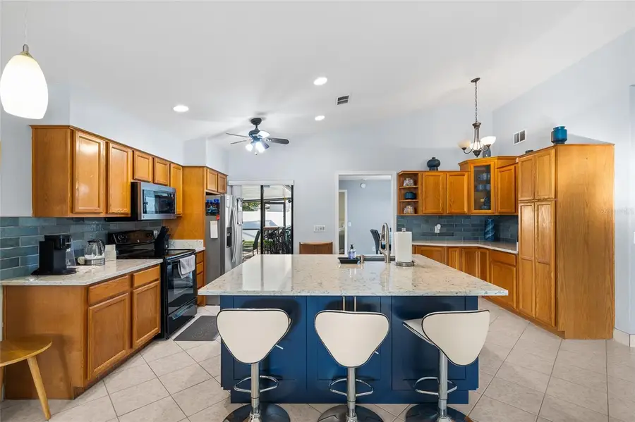 6713 Leeward Isle Way, Tampa, FL 33615 - #2