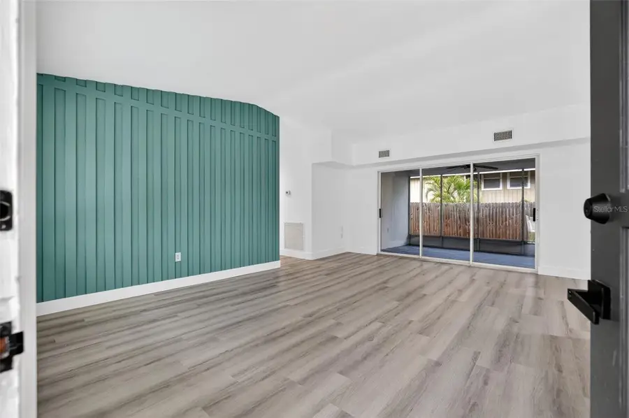 695 Sunset Dr, Tarpon Springs, FL 34689 - #3