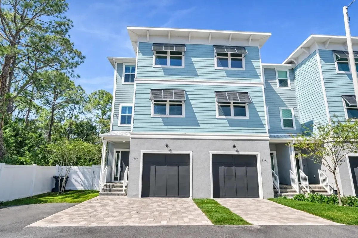 1237 Savona Drive Ne, Saint Petersburg, FL 33702 - #1