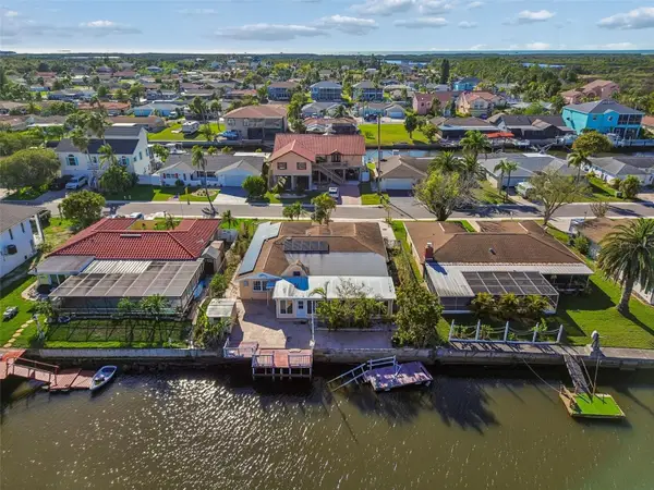 9900 Island Harbor Drive, PORT RICHEY, FL 34668