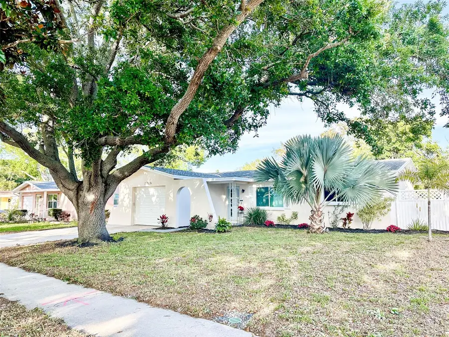 2225 Nellie Street, Largo, FL 33774 - #2