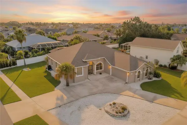 821 Greenview Dr, APOLLO BEACH, FL 33572