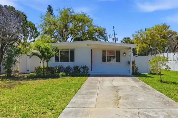 320 93rd Avenue N, ST PETERSBURG, FL 33702