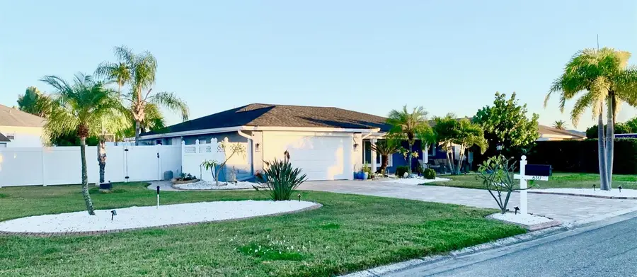 6317 Wisteria Lane, Apollo Beach, FL 33572 - #3