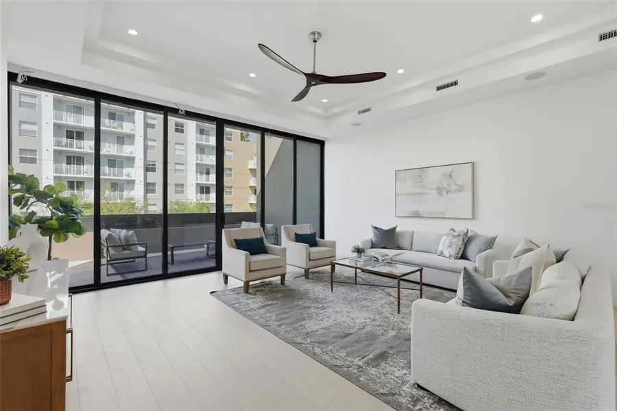 321 2nd Street N, Saint Petersburg, FL 33701 - #3