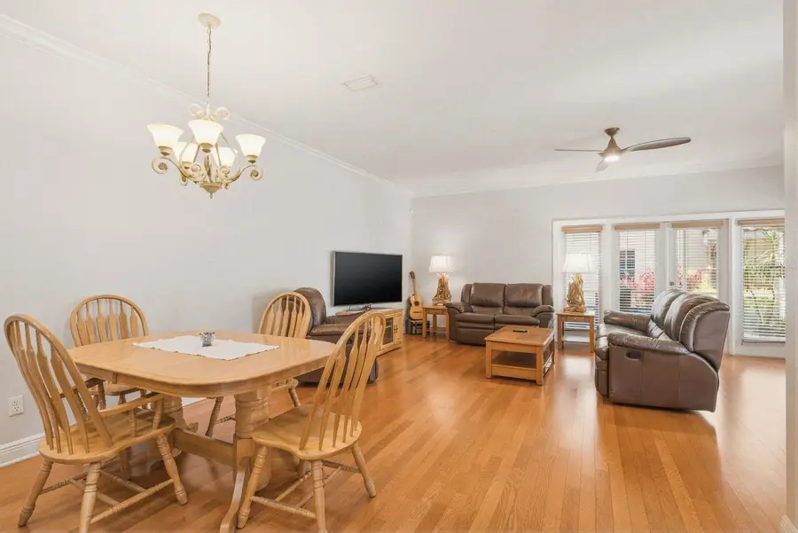 208 Valencia Circle, Saint Petersburg, FL 33716 - #2