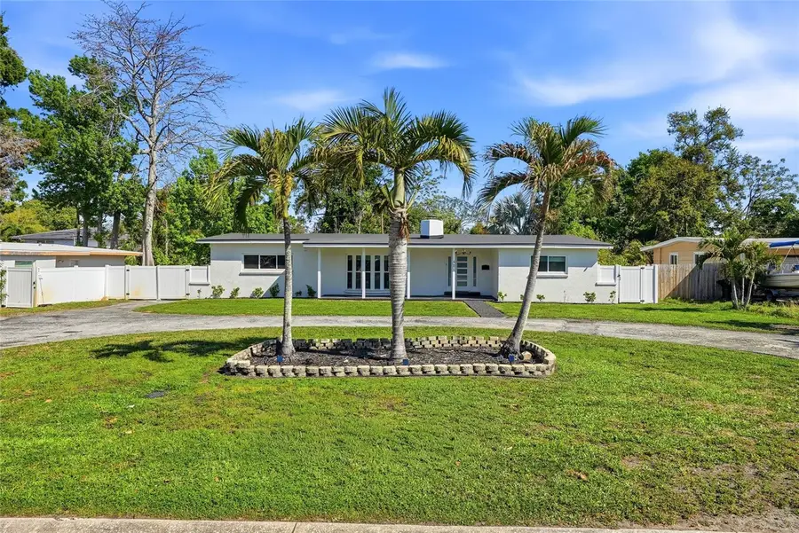 521 51st Avenue S, Saint Petersburg, FL 33705 - #2