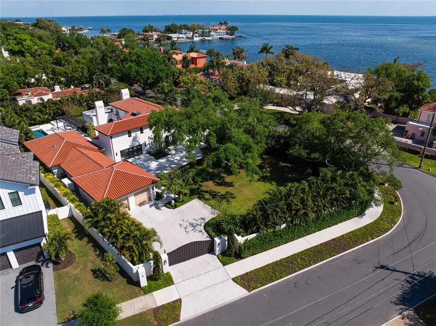 416 Brightwaters Boulevard Ne, Saint Petersburg, FL 33704 - #3