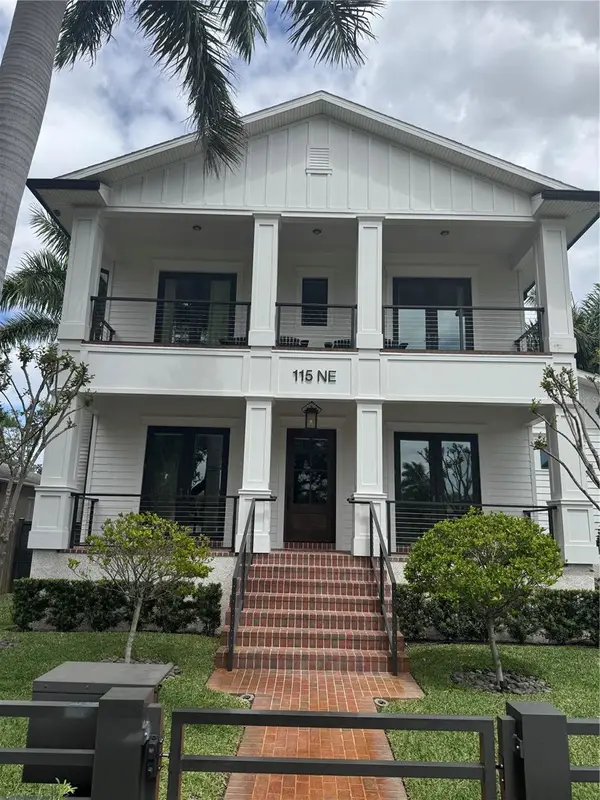 115 27th Avenue Ne, ST PETERSBURG, FL 33704