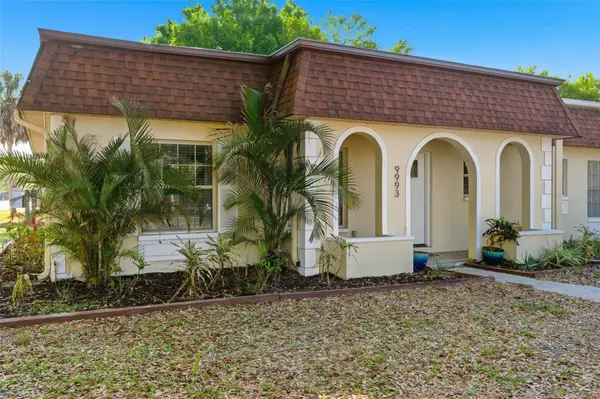 9993 86th St, SEMINOLE, FL 33777