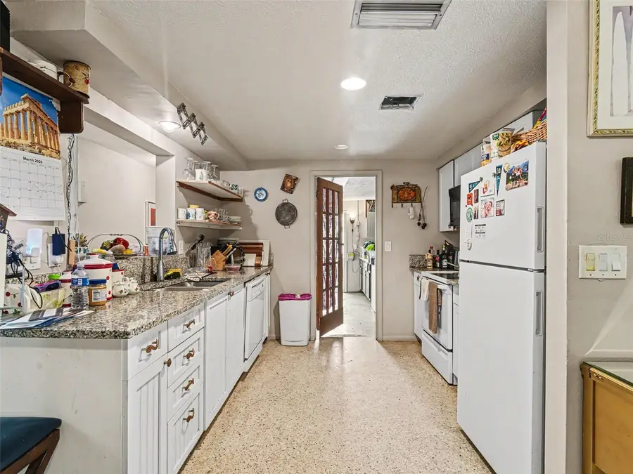 5301 Angeles Avenue, Sarasota, FL 34235 - #3