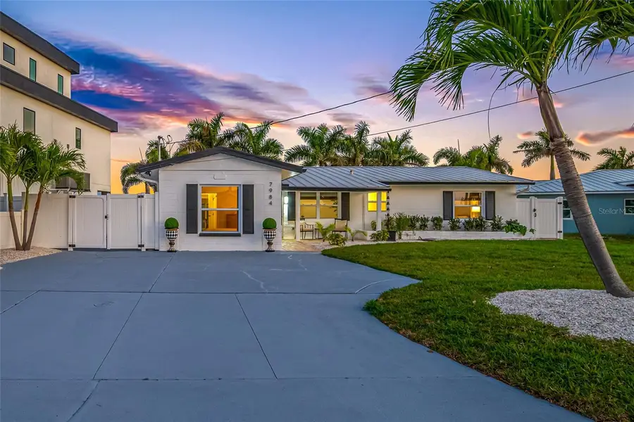 7984 1st Avenue S, Saint Petersburg, FL 33707 - #2