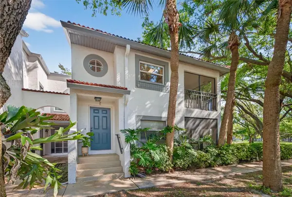 492 Santa Cruz Place Ne #E, ST PETERSBURG, FL 33703