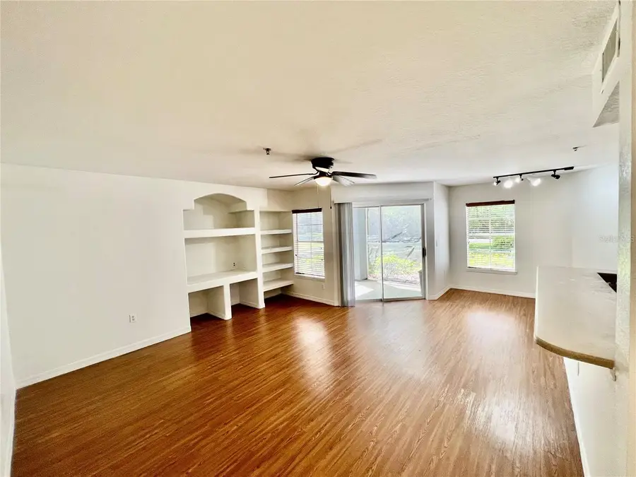 8513 Island Breeze Lane #105, Temple Terrace, FL 33637 - #3