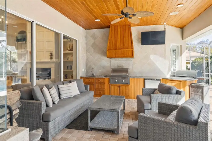 15108 Kestrelglen Way, Lithia, FL 33547 - #3