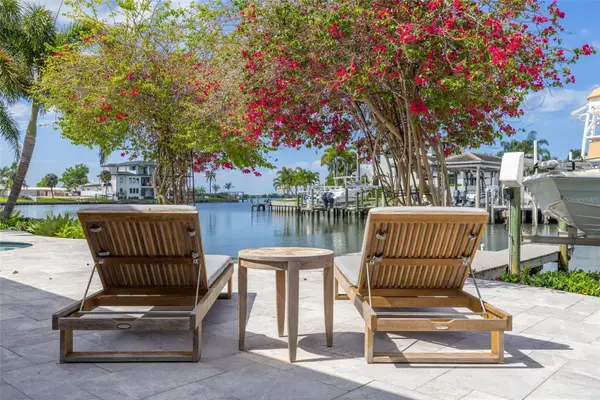 3932 Versailles Drive, TAMPA, FL 33634