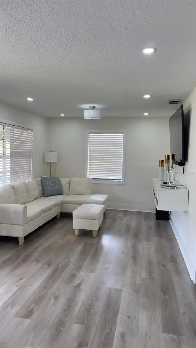 2109 E Navajo Avenue, Tampa, FL 33612 - #2