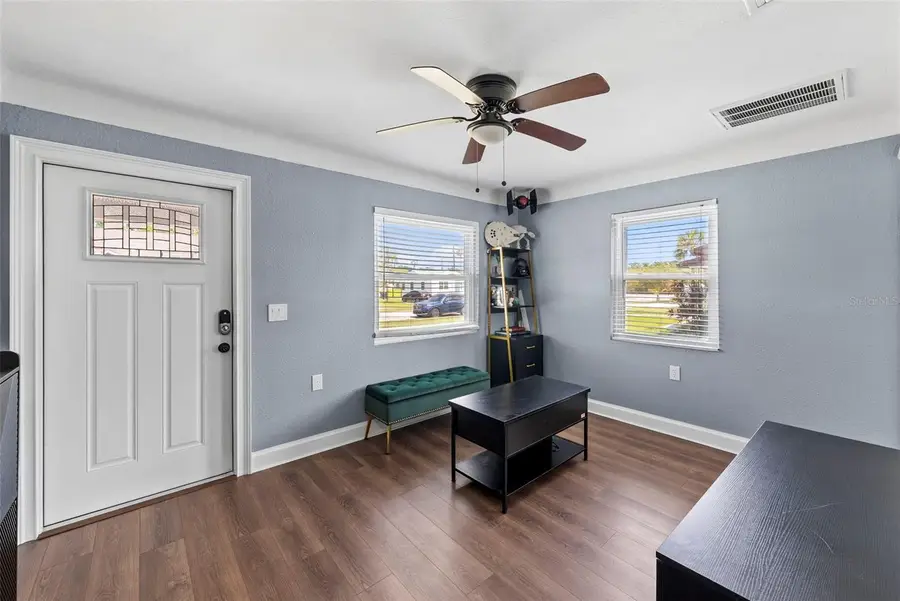 824 61st Avenue Ne, Saint Petersburg, FL 33703 - #3