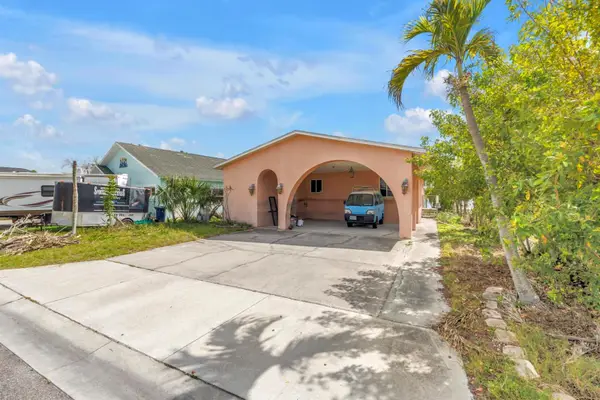 623 180th Avenue E, REDINGTON SHORES, FL 33708