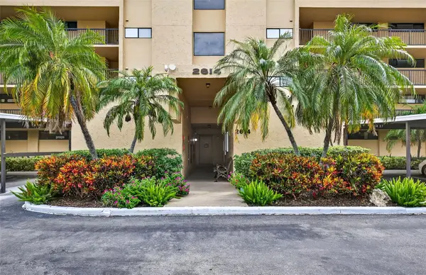 2614 Cove Cay Drive #405, CLEARWATER, FL 33760