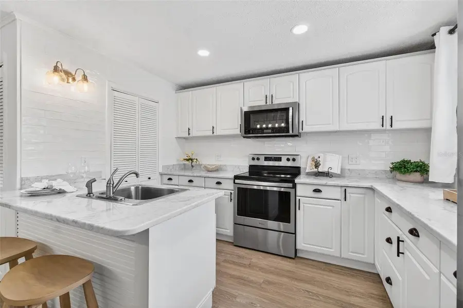 760 71st Avenue N, Saint Petersburg, FL 33702 - #2