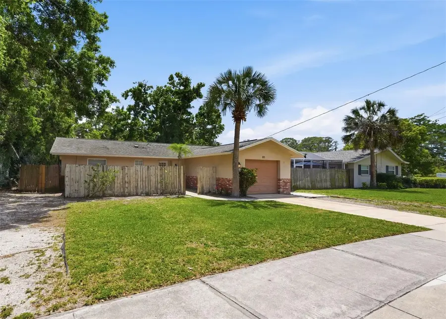 811 Michigan Boulevard, Dunedin, FL 34698 - #2