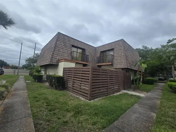 15446 E Pond Woods Drive #15446, TAMPA, FL 33618