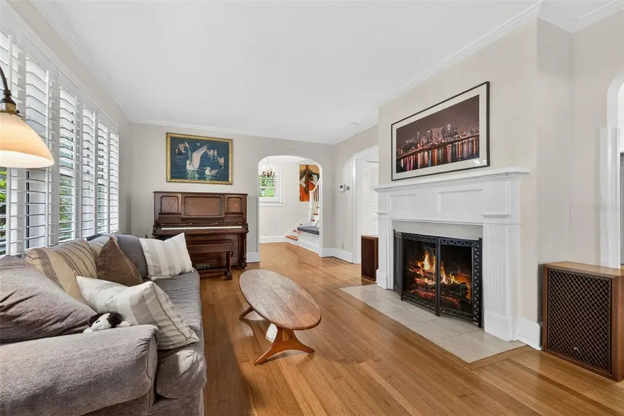 2318 Woodlawn Circle E, Saint Petersburg, FL 33704 - #3