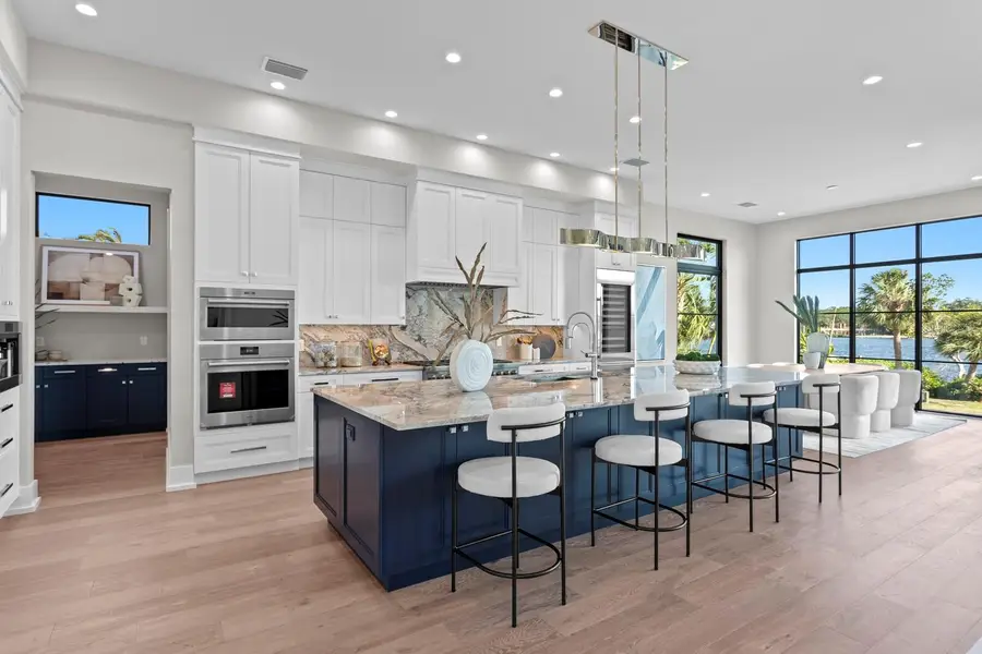 337 Coffee Pot Drive Ne, Saint Petersburg, FL 33704 - #3