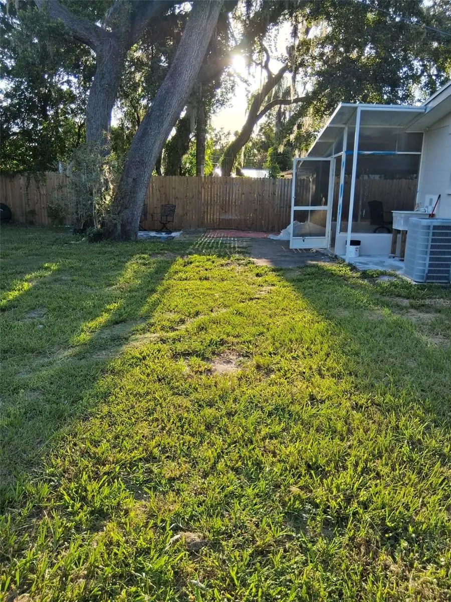 924 Lakewood Avenue, Tampa, FL 33613 - #2