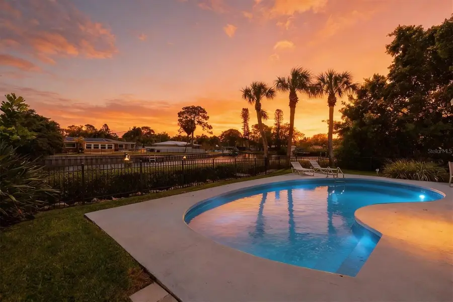 4801 Shore Acres Boulevard Ne, Saint Petersburg, FL 33703 - #2