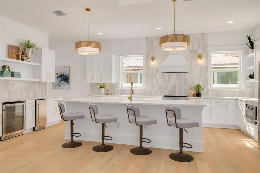 467 34th Avenue N, Saint Petersburg, FL 33704 - #3