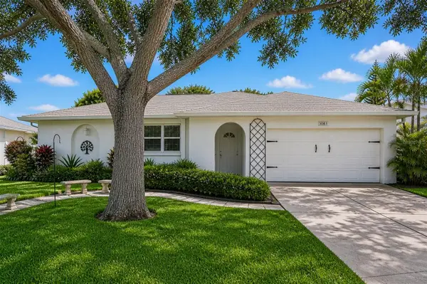 8083 Bayhaven Drive, SEMINOLE, FL 33776