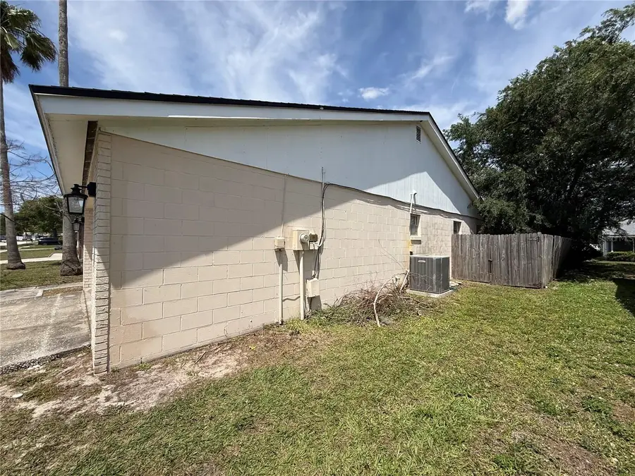 712 Hazy Meadow Court, Brandon, FL 33510 - #2