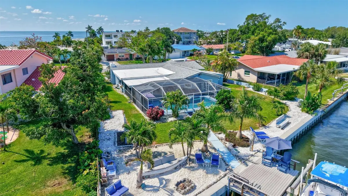 563 Lewis Boulevard Se, Saint Petersburg, FL 33705 - #1