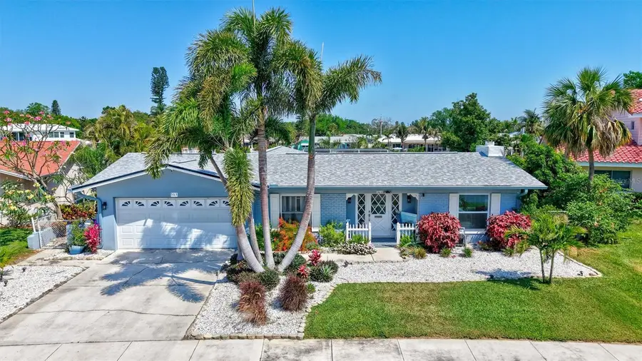 563 Lewis Boulevard Se, Saint Petersburg, FL 33705 - #2