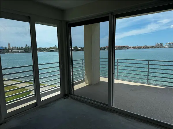 7932 Sailboat Key Boulevard S #101, SOUTH PASADENA, FL 33707