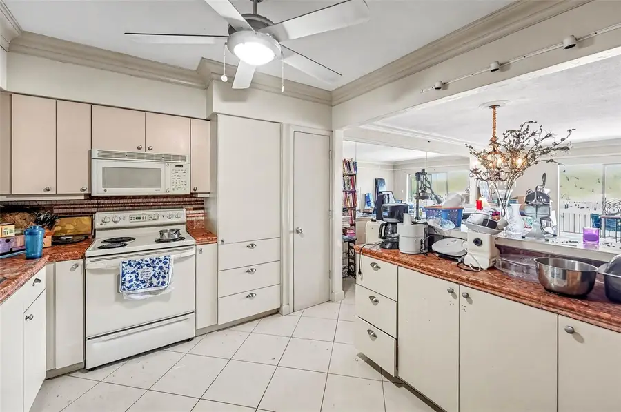 3753 46th Avenue S #7, Saint Petersburg, FL 33711 - #2