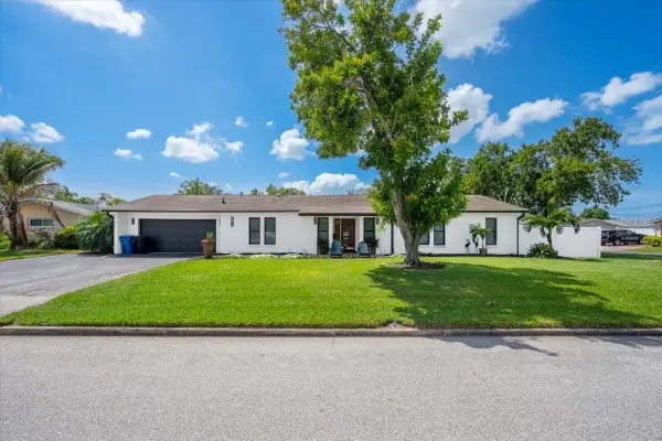 6870 13th Avenue N, ST PETERSBURG, FL 33710