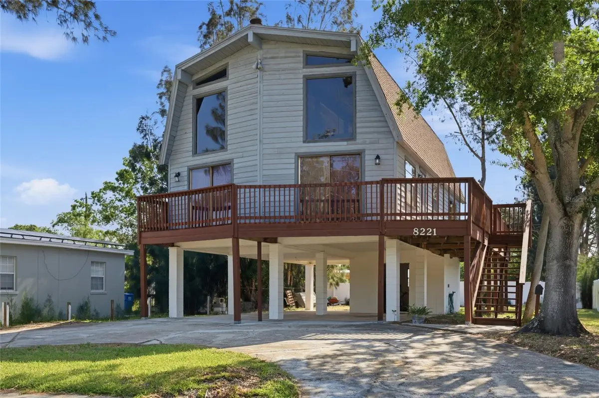 8221 Riverside Dr Ne, Saint Petersburg, FL 33702 - #1