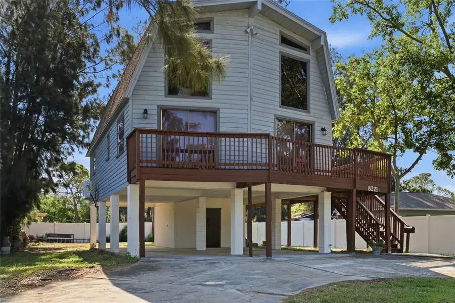 8221 Riverside Dr Ne, Saint Petersburg, FL 33702 - #2