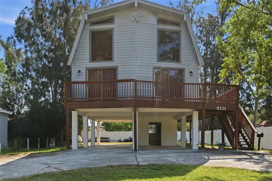 8221 Riverside Dr Ne, Saint Petersburg, FL 33702 - #3