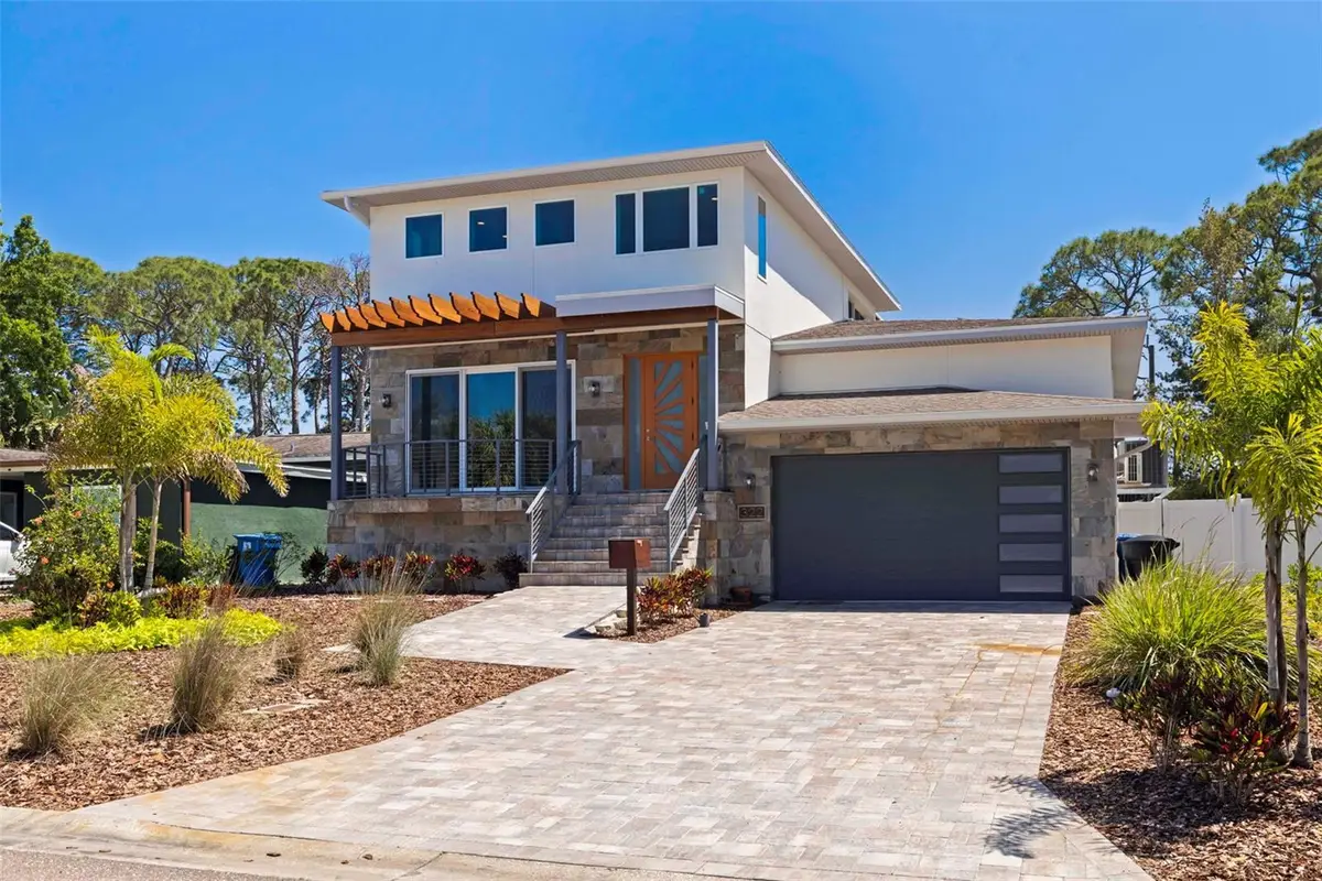 322 80th Avenue Ne, Saint Petersburg, FL 33702 - #1