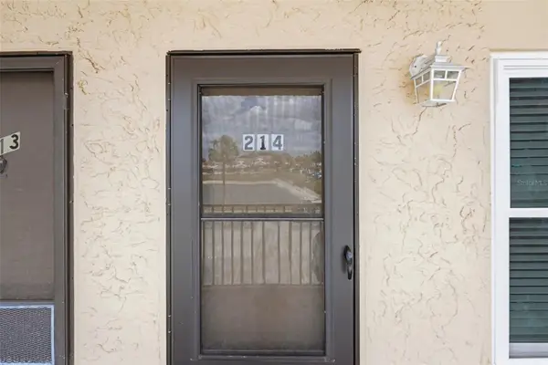 6400 46th Avenue N #214, KENNETH CITY, FL 33709