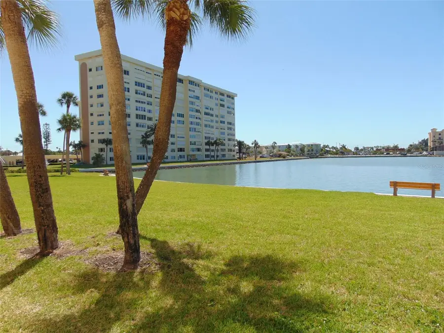 4775 Cove Cir Circle N #104, Saint Petersburg, FL 33708 - #3