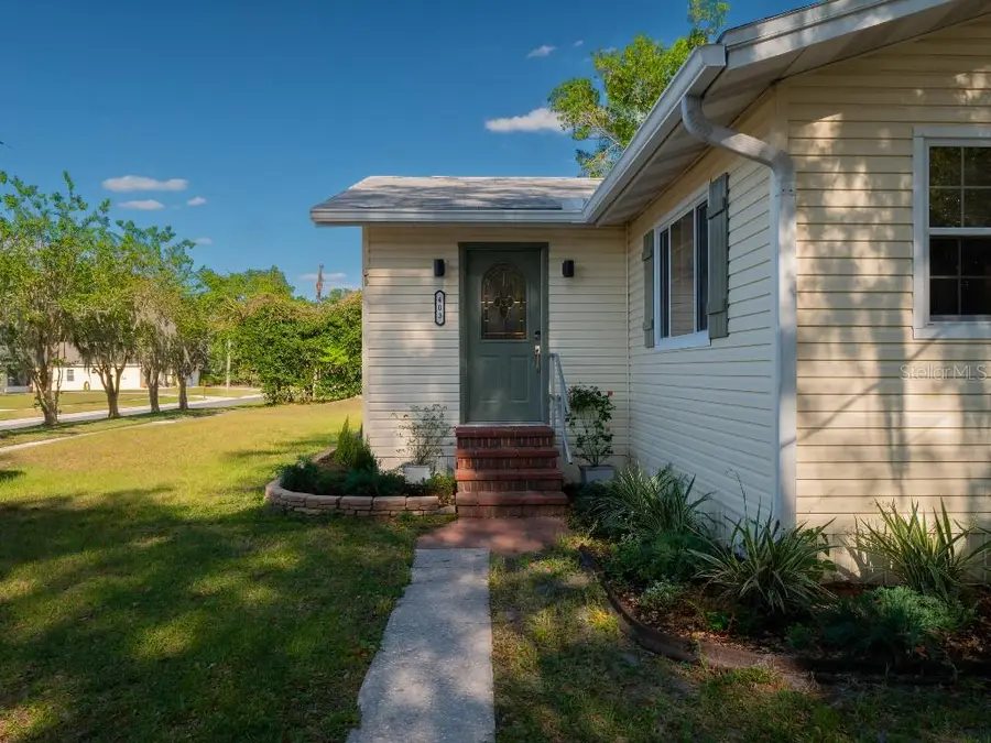 403 E Carolina Avenue, Plant City, FL 33563 - #2