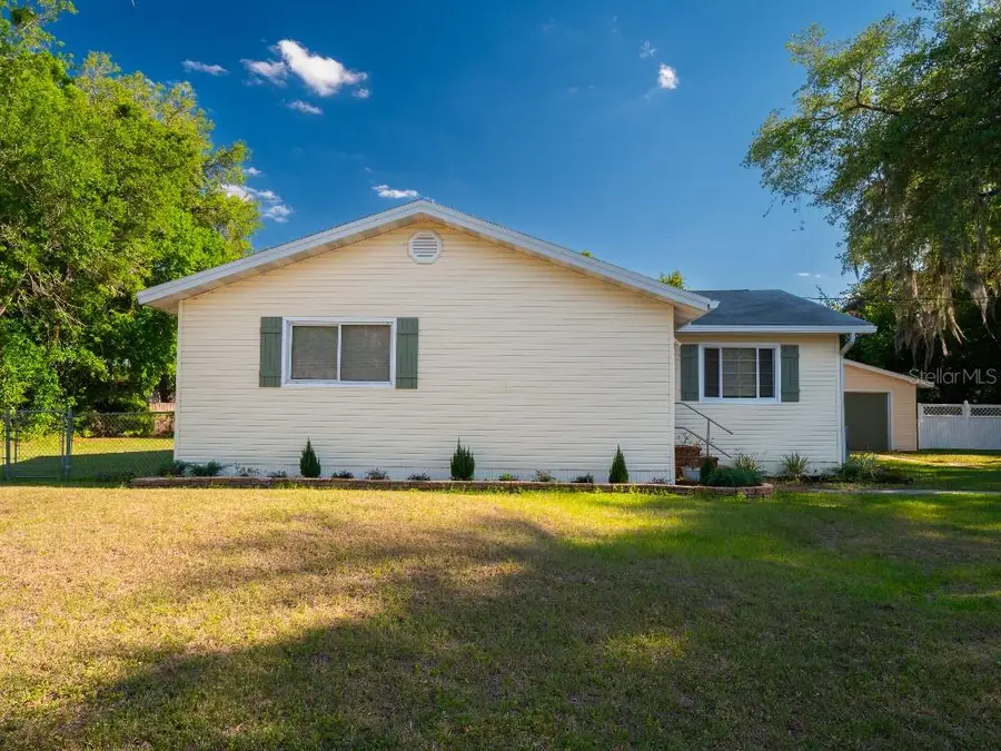 403 E Carolina Avenue, Plant City, FL 33563 - #3