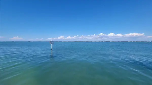 2 Causeway Boulevard #101, DUNEDIN, FL 34698